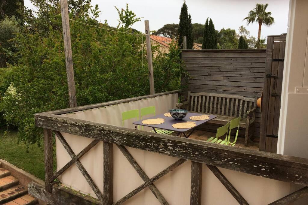 Appartement A 100 M Du Village De بوركيرول المظهر الخارجي الصورة