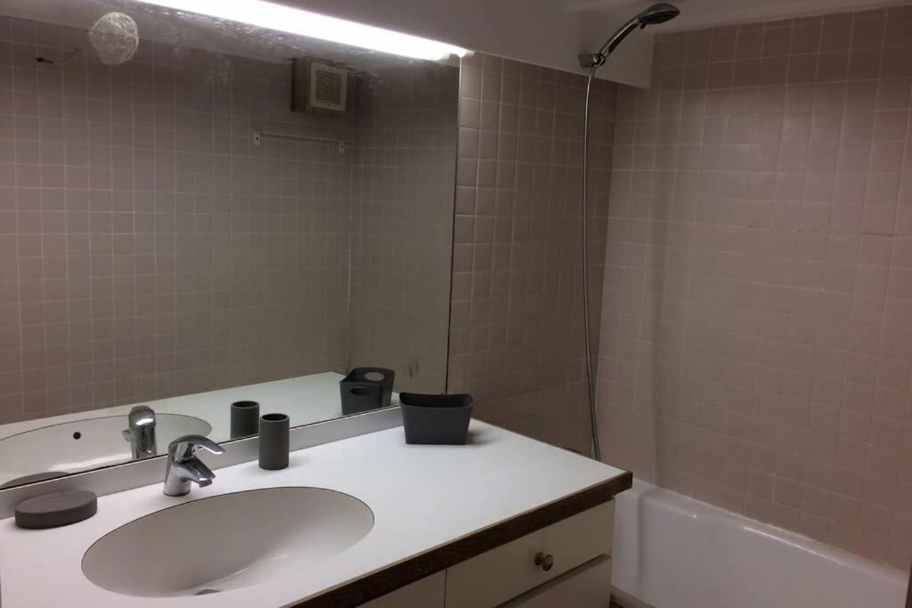 Appartement A 100 M Du Village De بوركيرول المظهر الخارجي الصورة
